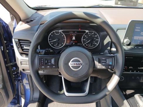 Used 2021 Nissan Rogue SV image 21