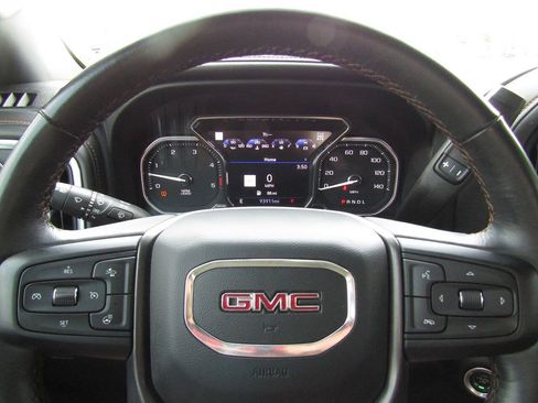 Used 2022 GMC Sierra 2500 AT4 w/ AT4 Premium Plus Package AWD/4WD image 12