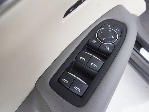 Certified 2024 Cadillac XT6 Premium Luxury w/ Technology Package image 17