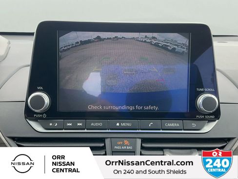 Used 2025 Nissan Altima 2.5 SV FWD image 25