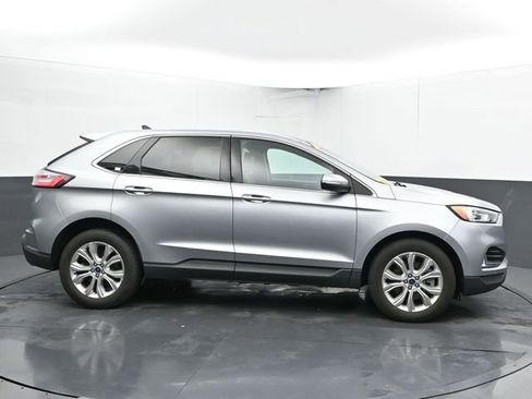 Used 2022 Ford Edge Titanium image 11