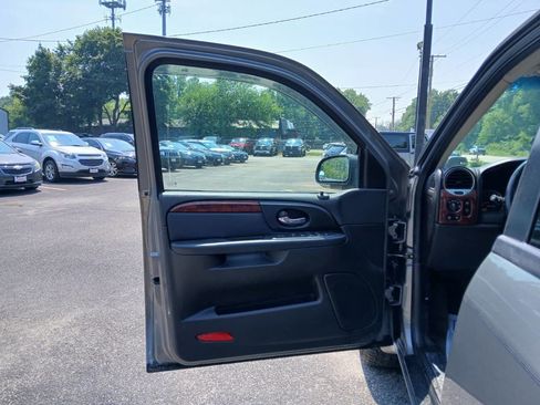 Used 2009 GMC Envoy SLT image 10