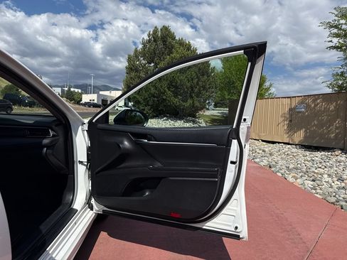 Used 2022 Toyota Camry SE FWD image 28