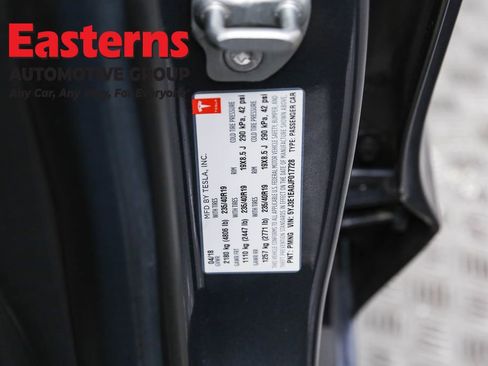 Used 2018 Tesla Model 3 Long Range image 33