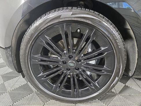Used 2024 Land Rover Range Rover SE image 9
