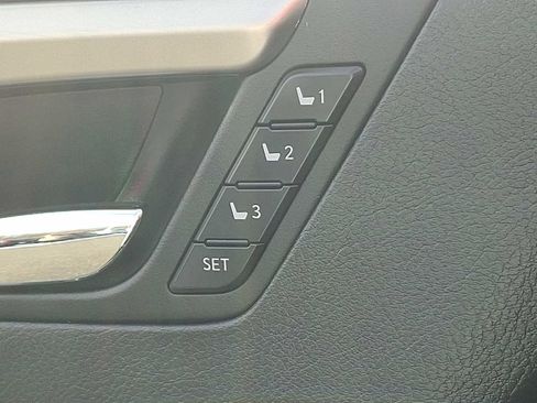 Used 2019 Lexus RX 450h image 21