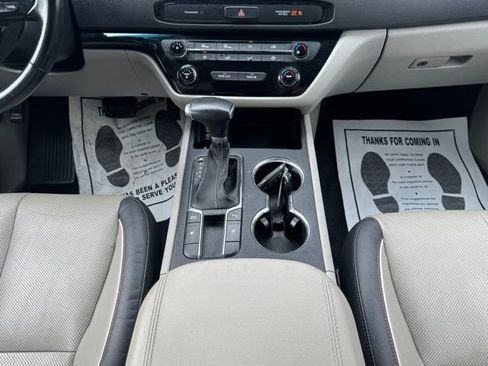 Used 2019 Kia Sedona EX image 18