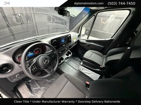 Used 2024 Mercedes-Benz Sprinter 2500 image 17