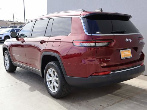 Used 2023 Jeep Grand Cherokee L Limited AWD/4WD image 3