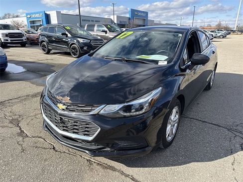 Used 2017 Chevrolet Cruze LT w/ Convenience Package image 5