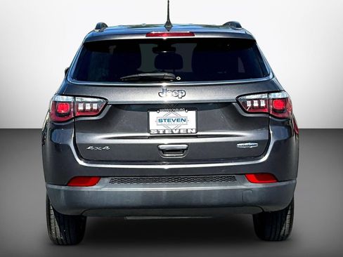 Used 2019 Jeep Compass Latitude w/ Cold Weather Group AWD/4WD image 5