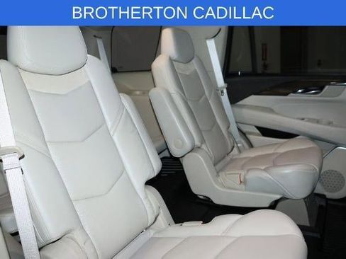 Used 2020 Cadillac Escalade Premium Luxury image 21