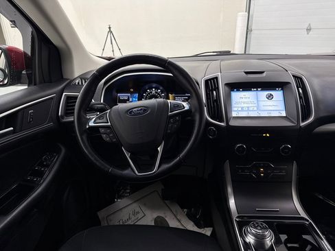 Used 2019 Ford Edge SEL image 13