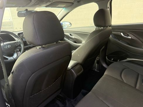 Used 2019 Hyundai Elantra GT FWD image 21