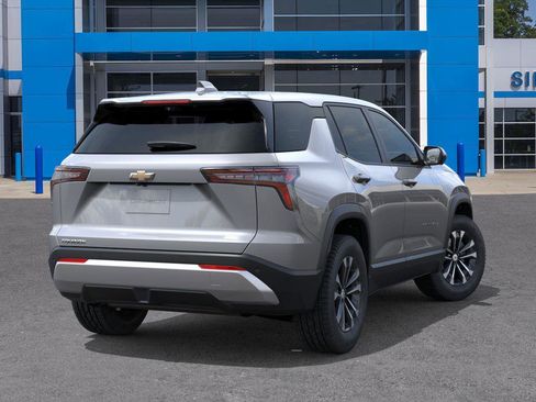 New 2026 Chevrolet Equinox LT w/ Convenience Package II image 4