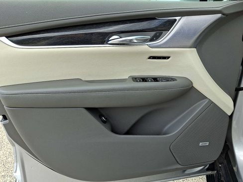 Used 2020 Cadillac XT6 Premium Luxury AWD/4WD image 15