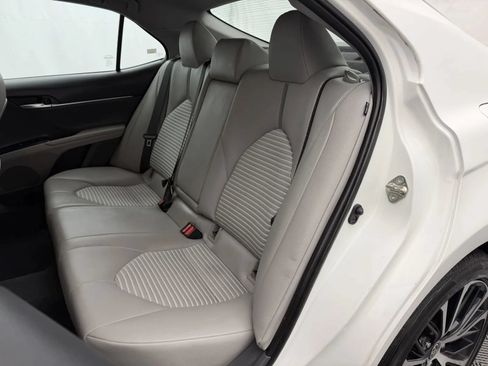 Used 2020 Toyota Camry SE FWD image 24