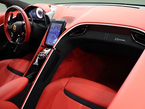Used 2023 Ferrari Roma RWD image 18