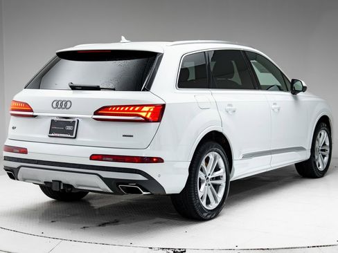Certified 2025 Audi Q7 3.0T Premium w/ Convenience Package AWD/4WD image 33