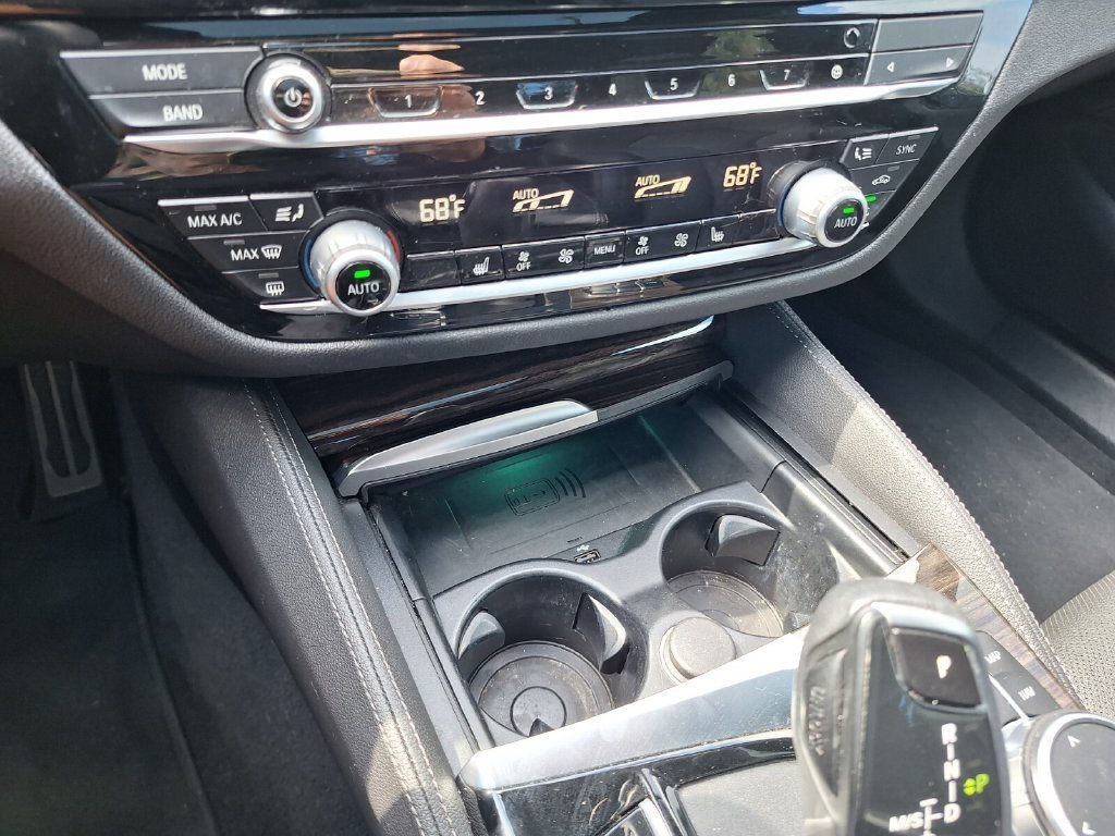 Used 2021 BMW 530i w/ M Sport Package RWD image 17