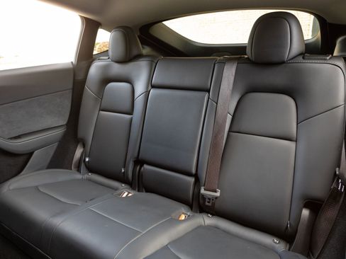 Used 2024 Tesla Model Y 2WD image 24