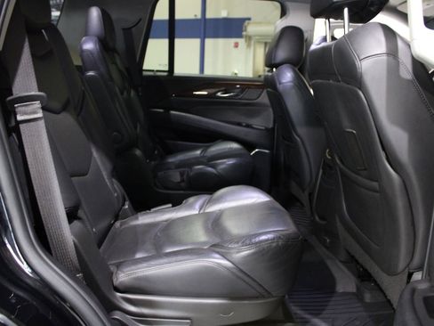 Used 2019 Cadillac Escalade Premium Luxury image 20