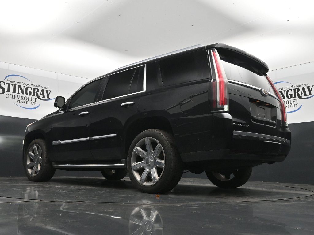 Used 2017 Cadillac Escalade Luxury AWD/4WD image 30
