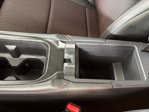 Certified 2025 Nissan Kicks SR FWD image 40