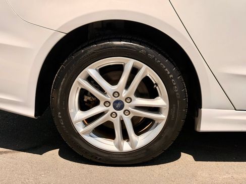 Used 2018 Ford Fusion SE w/ Equipment Group 602A FWD image 9
