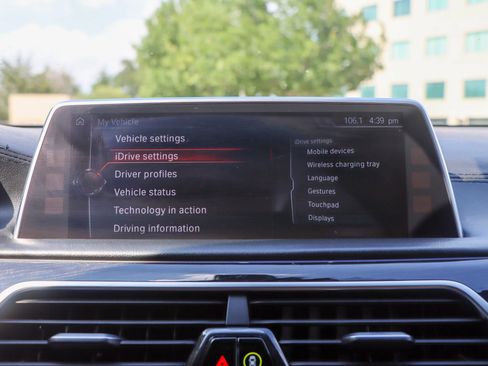 Used 2016 BMW 750i xDrive AWD/4WD image 38