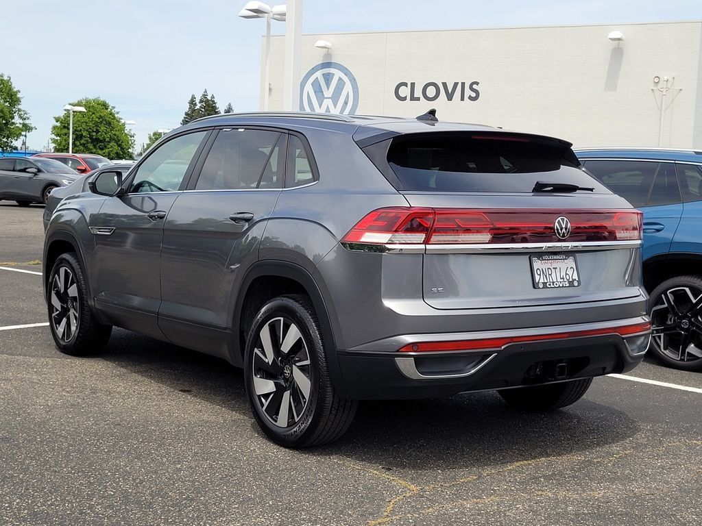 Used 2025 Volkswagen Atlas Cross Sport SE FWD image 8
