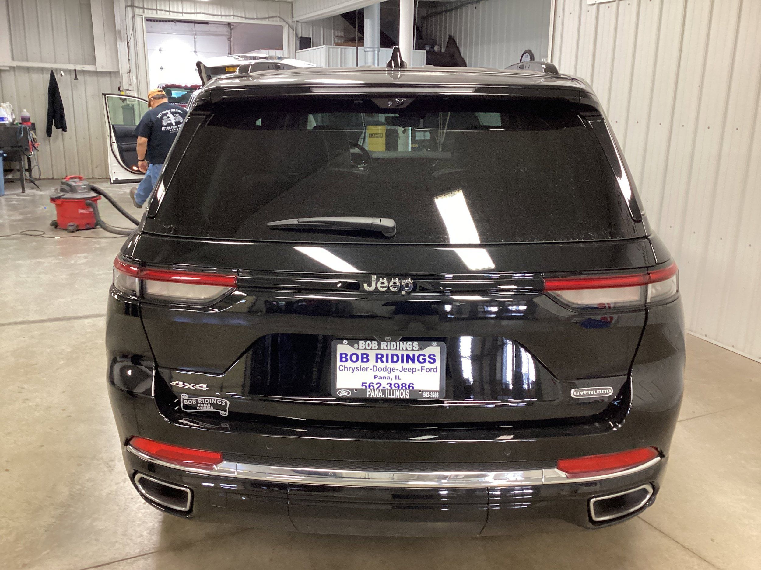 Used 2023 Jeep Grand Cherokee Overland w/ Adv Protech Group III AWD/4WD image 4