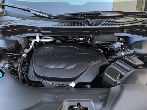 Certified 2023 Honda Passport TrailSport image 34