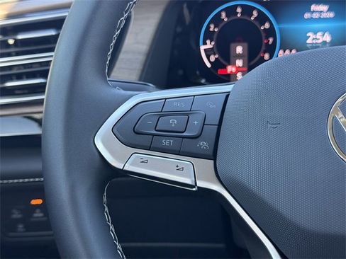 New 2026 Volkswagen Atlas SE image 10