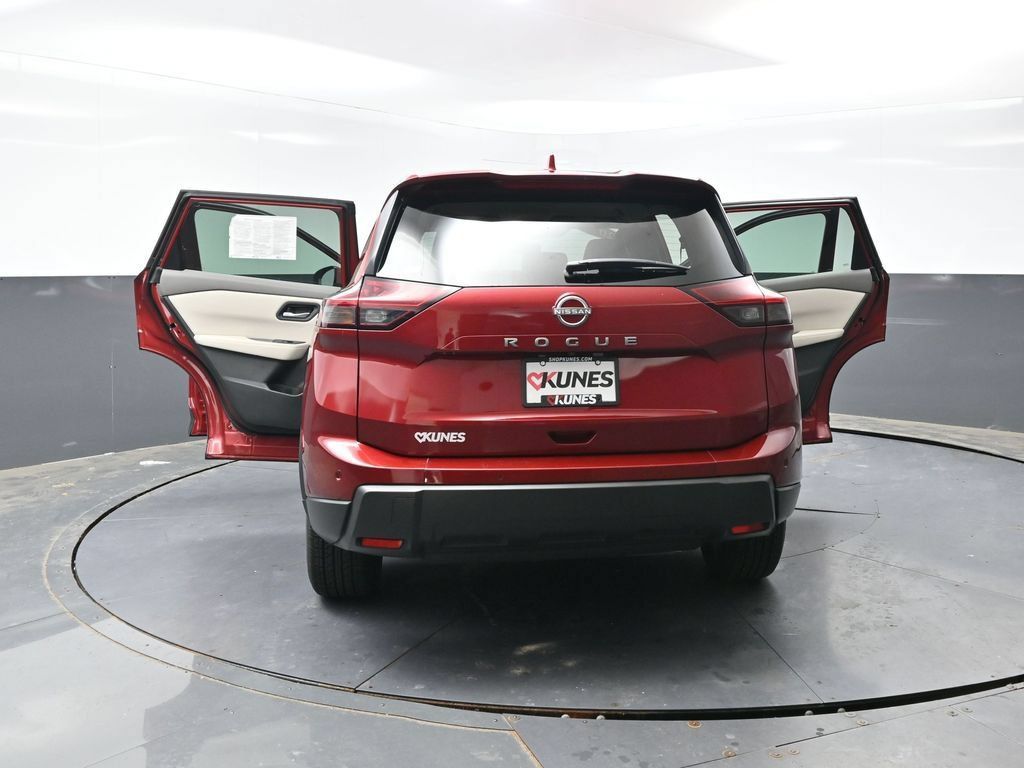 Used 2025 Nissan Rogue SV FWD image 48