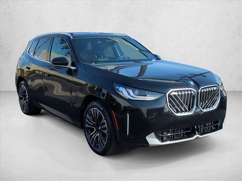 Certified 2025 BMW X3 xDrive30 w/ Premium Package AWD/4WD image 3