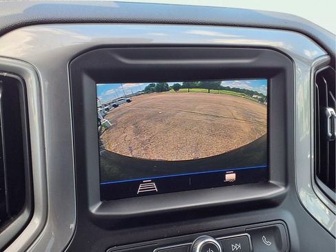 Used 2022 Chevrolet Silverado 1500 Custom Trail Boss w/ Safety Confidence Package AWD/4WD image 9