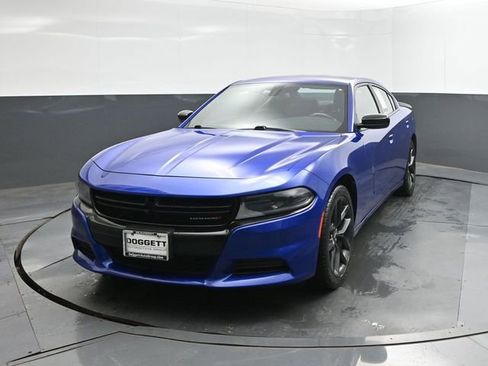 Used 2022 Dodge Charger SXT w/ Blacktop Package RWD image 22