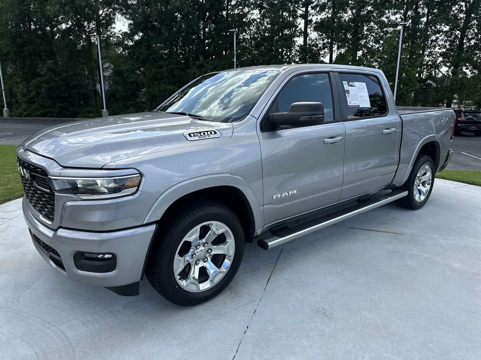 Used 2025 RAM 1500 Big Horn AWD/4WD image 5