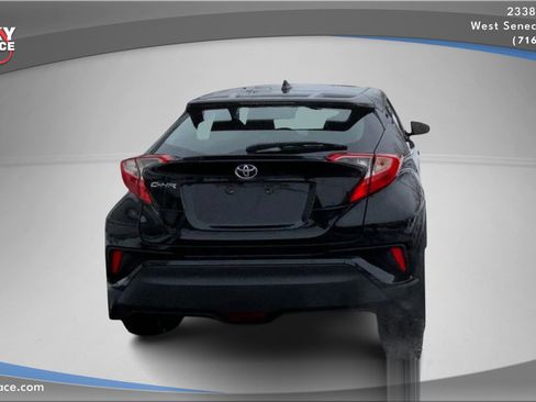 Used 2018 Toyota C-HR XLE image 6