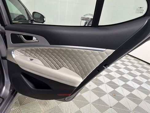 Used 2022 Genesis G70 3.3T image 18