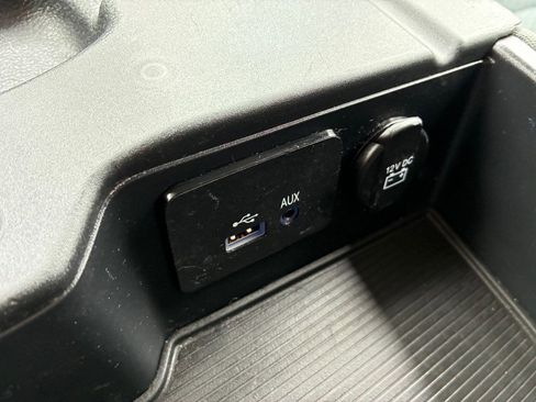 Used 2017 RAM 1500 Express image 17