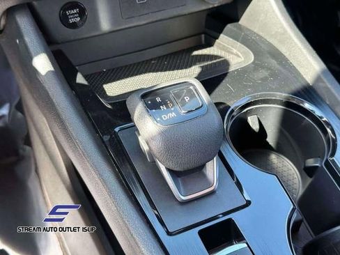 Used 2024 Nissan Rogue SV image 30