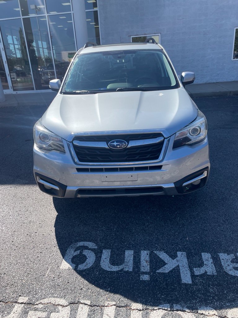 Used 2017 Subaru Forester 2.5i Touring AWD/4WD image 3
