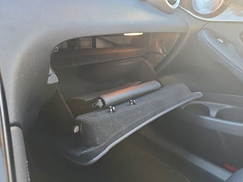 Used 2018 Mercedes-Benz GLC 300 4MATIC image 32