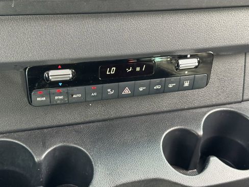 Used 2024 Mercedes-Benz Sprinter 2500 image 17