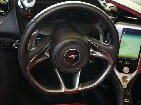 Used 2024 McLaren 750S Spider RWD image 15