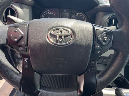 Used 2022 Toyota Tacoma SR w/ SR Convenience Package RWD image 17