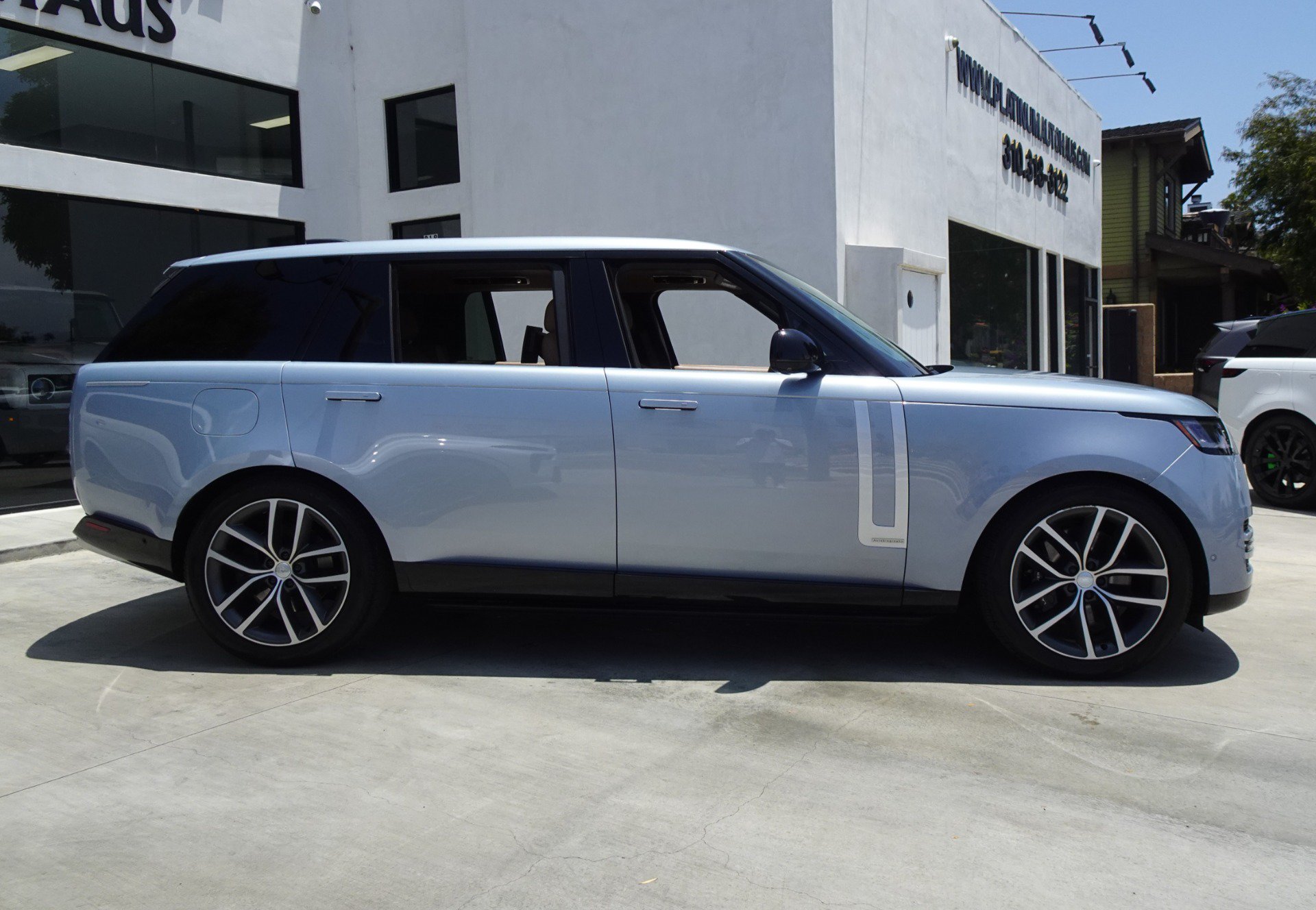Used 2024 Land Rover Range Rover Long Wheelbase Autobiography AWD/4WD image 8