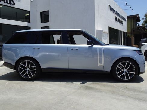 Used 2024 Land Rover Range Rover Long Wheelbase Autobiography AWD/4WD image 8